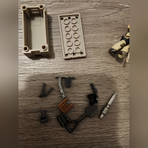 Mega Construx Call of Duty Action Figures Lot of 11 - Picture 2 of 6